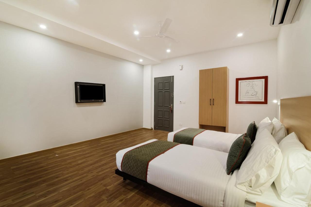 Oyo Townhouse 091 Nungambakkam Hotel Chennai Exterior photo