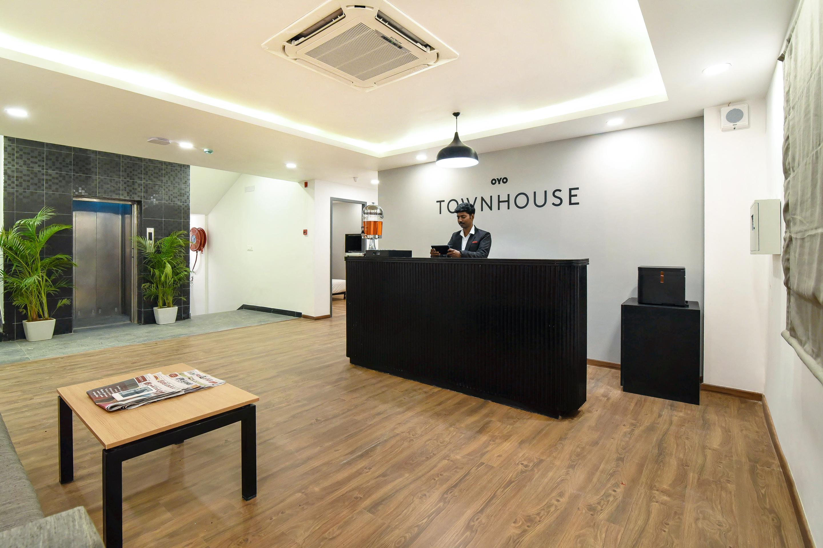 Oyo Townhouse 091 Nungambakkam Hotel Chennai Exterior photo