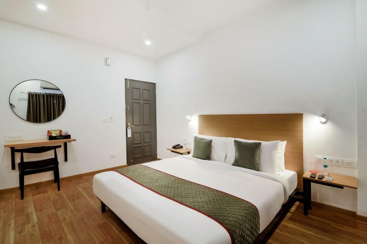 Oyo Townhouse 091 Nungambakkam Hotel Chennai Exterior photo