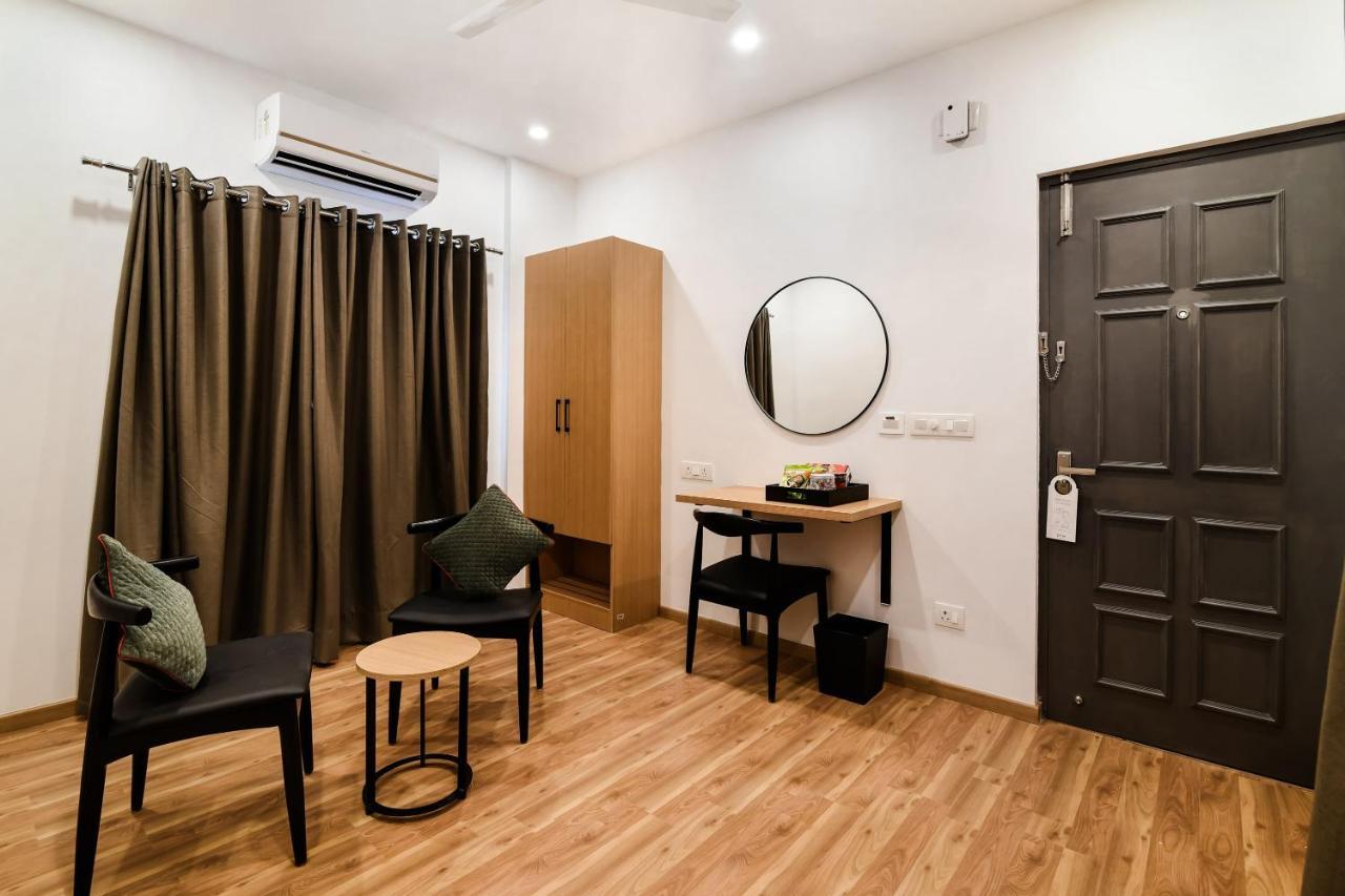 Oyo Townhouse 091 Nungambakkam Hotel Chennai Exterior photo